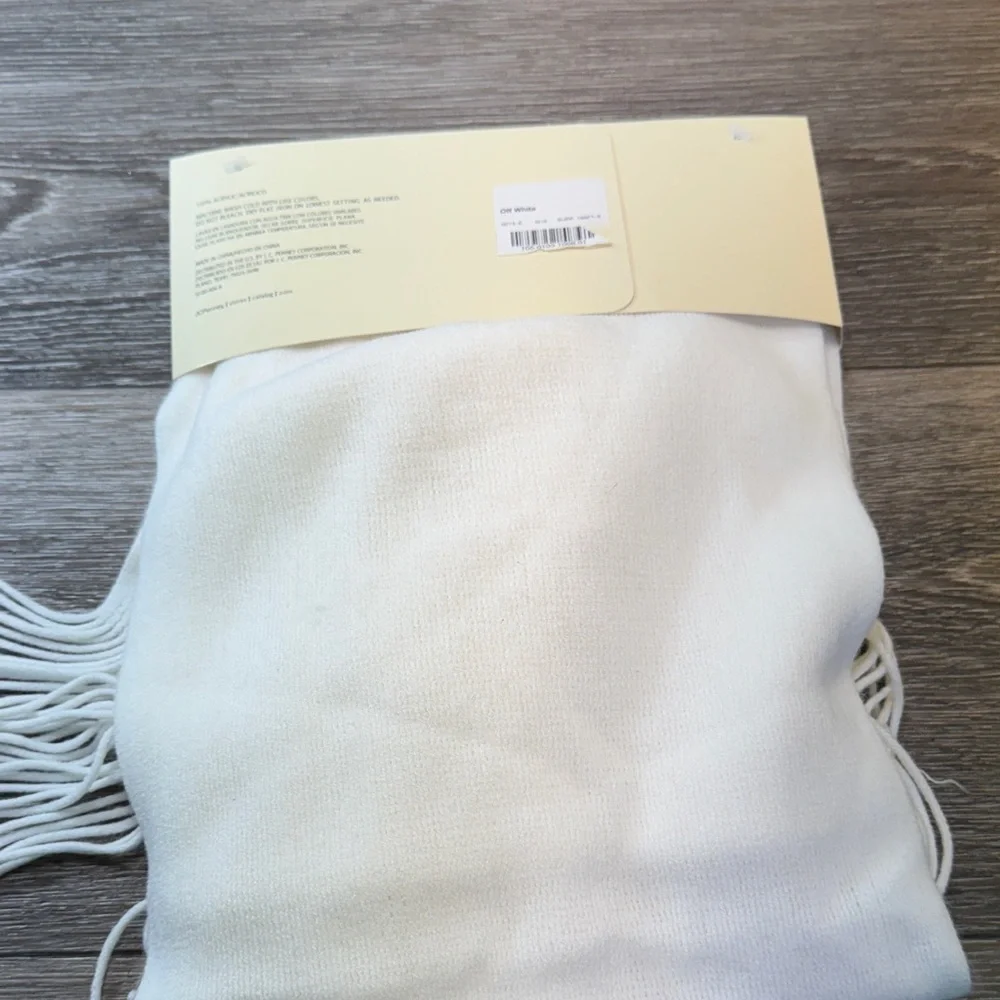 St. John's Bay Cream Knit Scarf , hat and Glove Set . off white